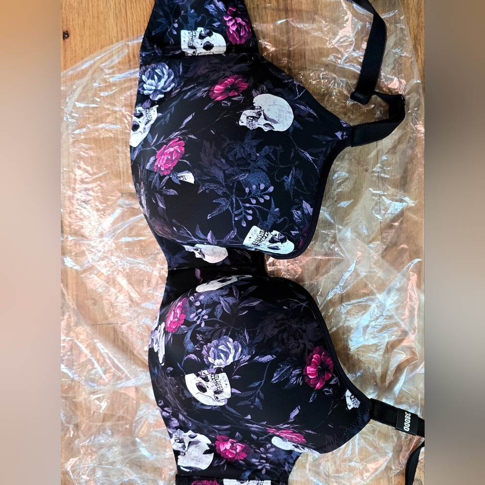 NWT Torrid Curve Black Floral Skull Full Coverage Balconette Bra 38DDD